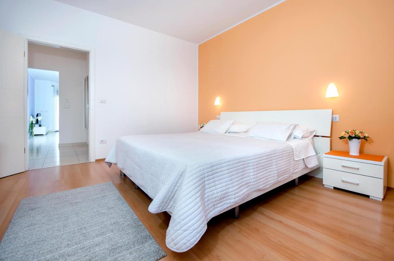 Apartments And Rooms Camaiore Rovinj Exterior foto